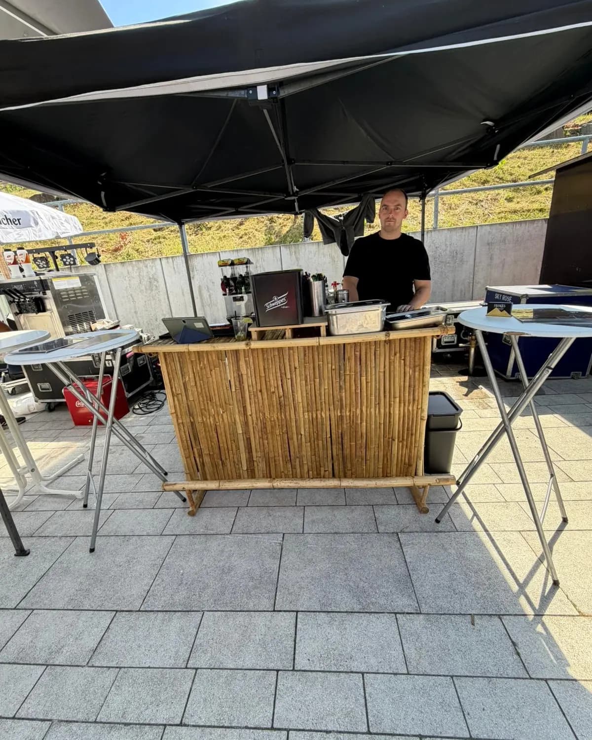 Mobile Cocktailbar mit Bambustheke für Events in Lennestadt